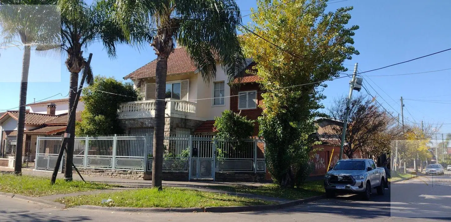Cálido y luminoso chalet de 2 plantas en Castelar! 4