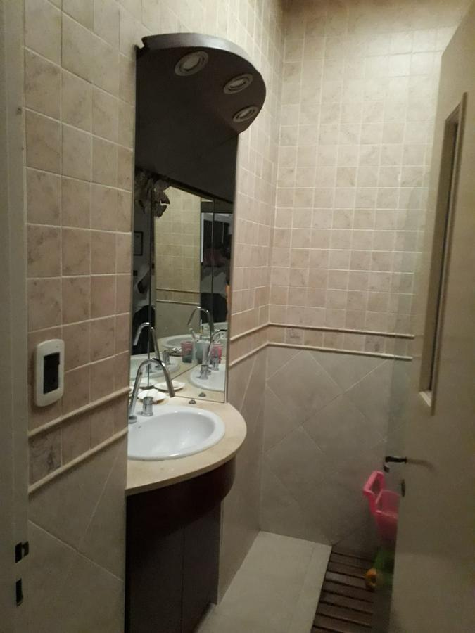 VENTA -Casa 4 dormitorios - Azcuénaga, Rosario.