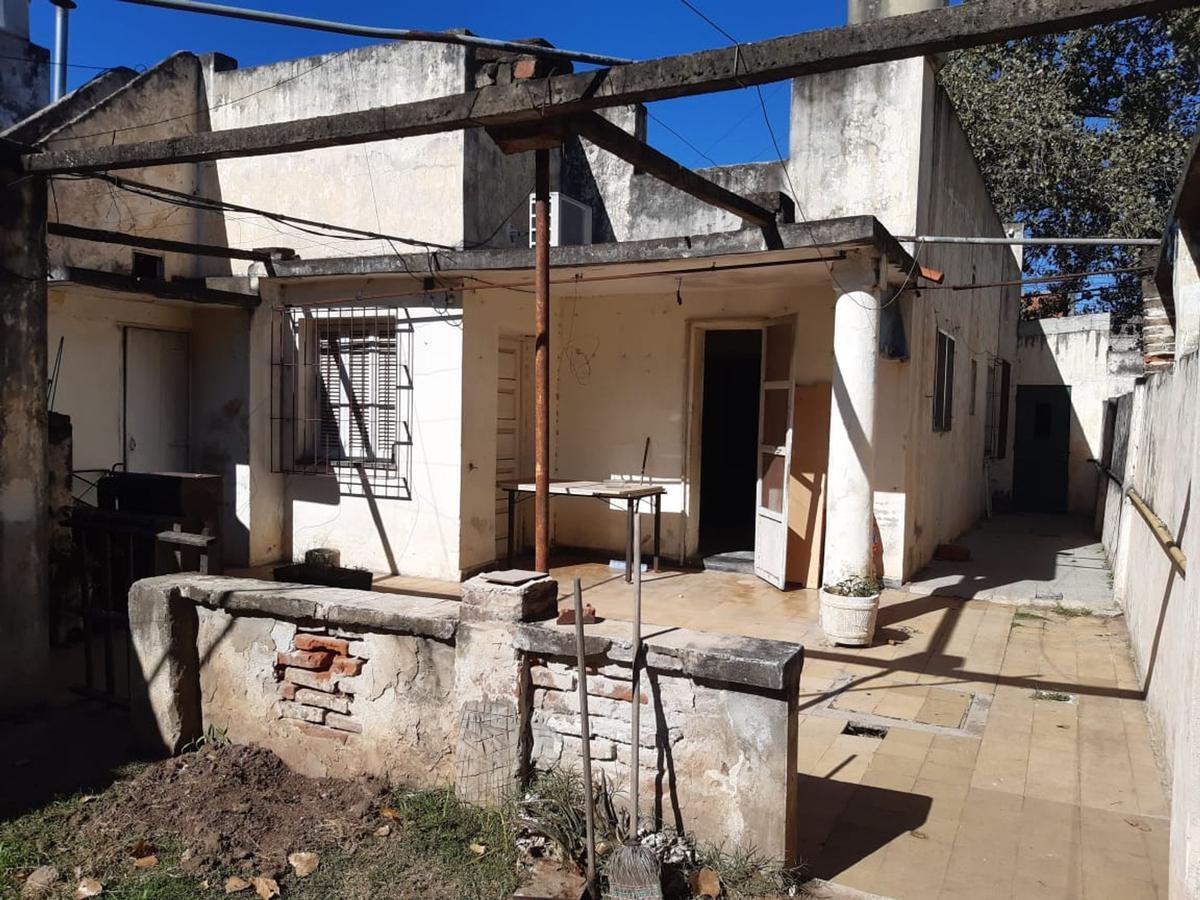 Venta - Casa Al Frente a Reciclar - Casa Interna Reciclada. Barrio Belgrano, Rosario. 3