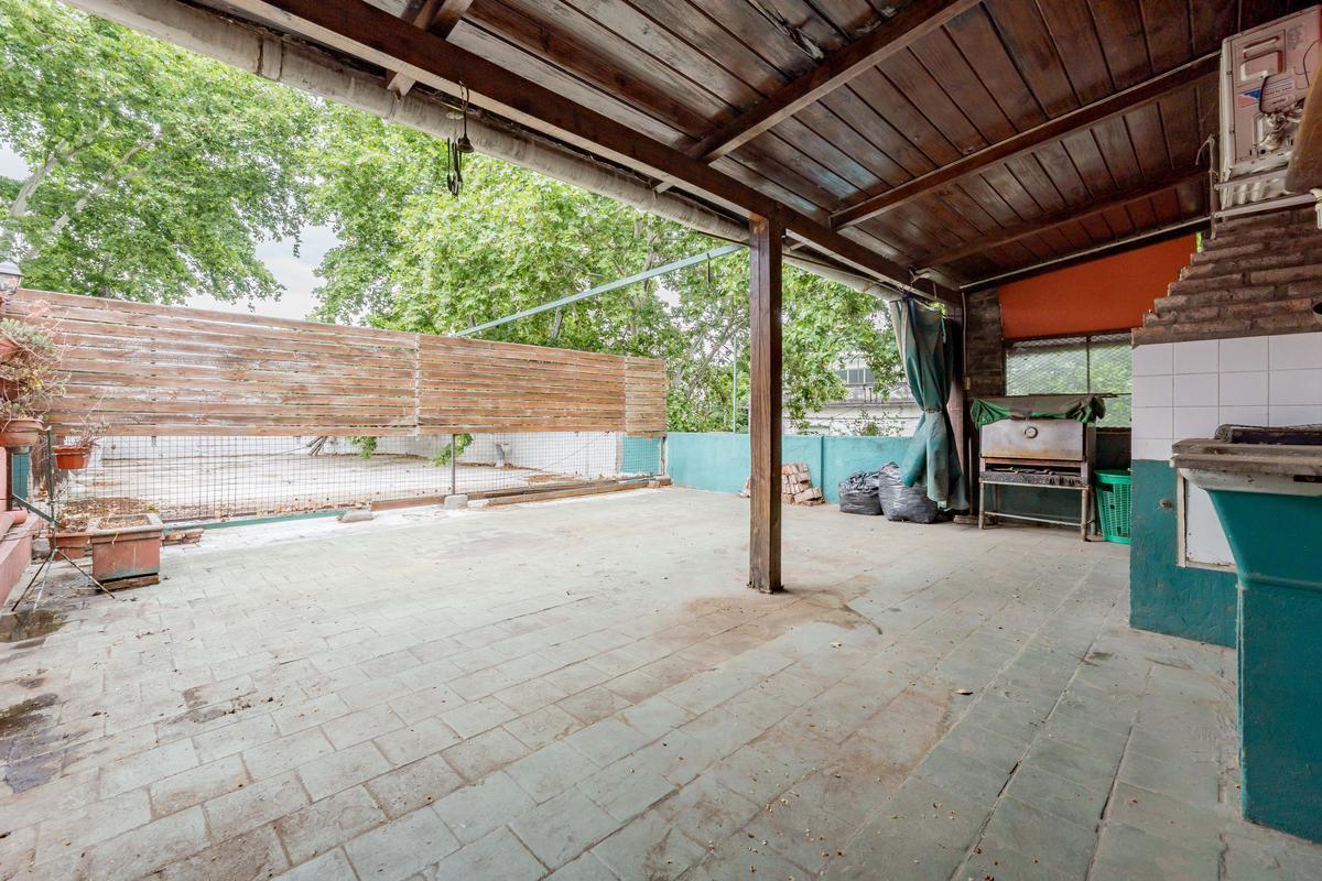 Venta/permuta - Casa Planta Alta con Local Comercial - Luis Agote, Rosario. 5