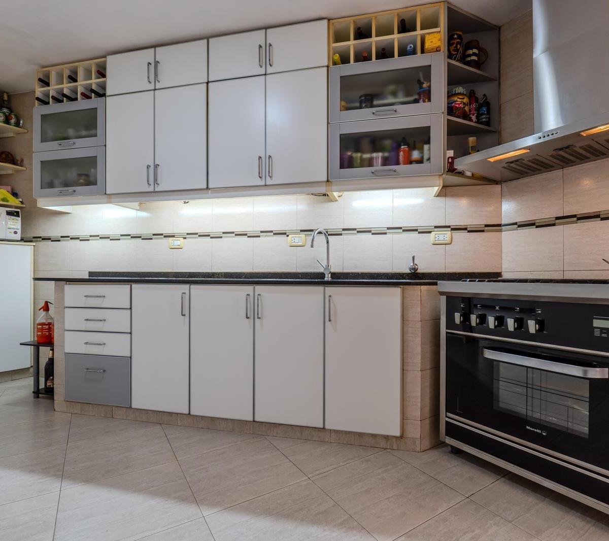 VENTA/PERMUTA - Casa - 2 Dormitorios - Patio y Parrilla - Belgrano, Rosario