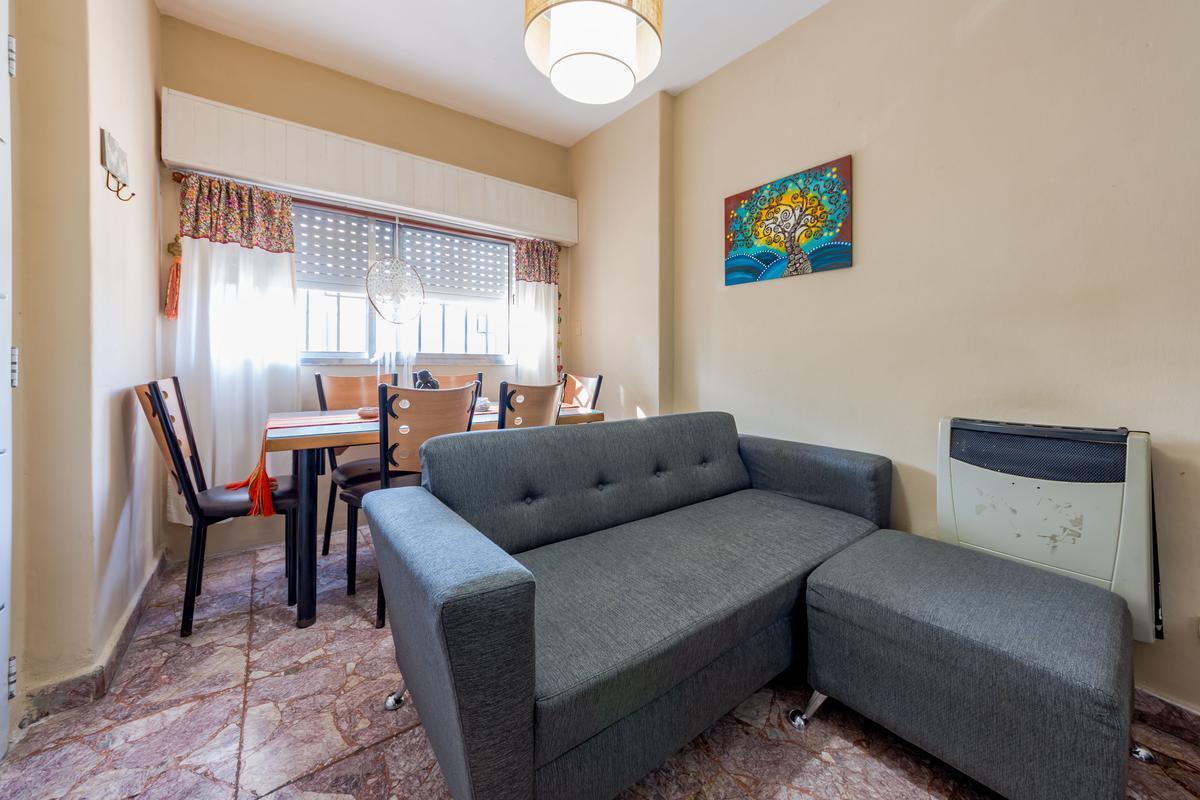 Venta - Casa 3 Dorm. con Pileta y Galería con Parrillero - Alberdi, Rosario 4