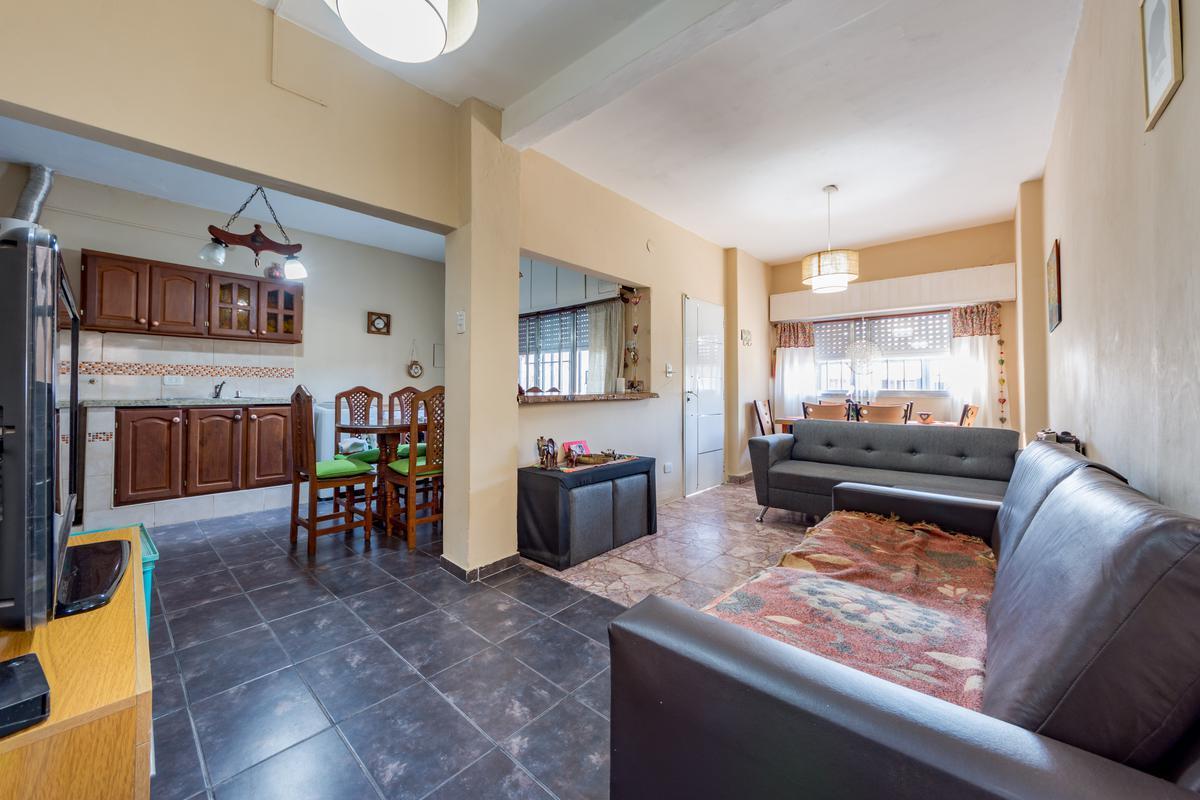Venta - Casa 3 Dorm. con Pileta y Galería con Parrillero - Alberdi, Rosario 5