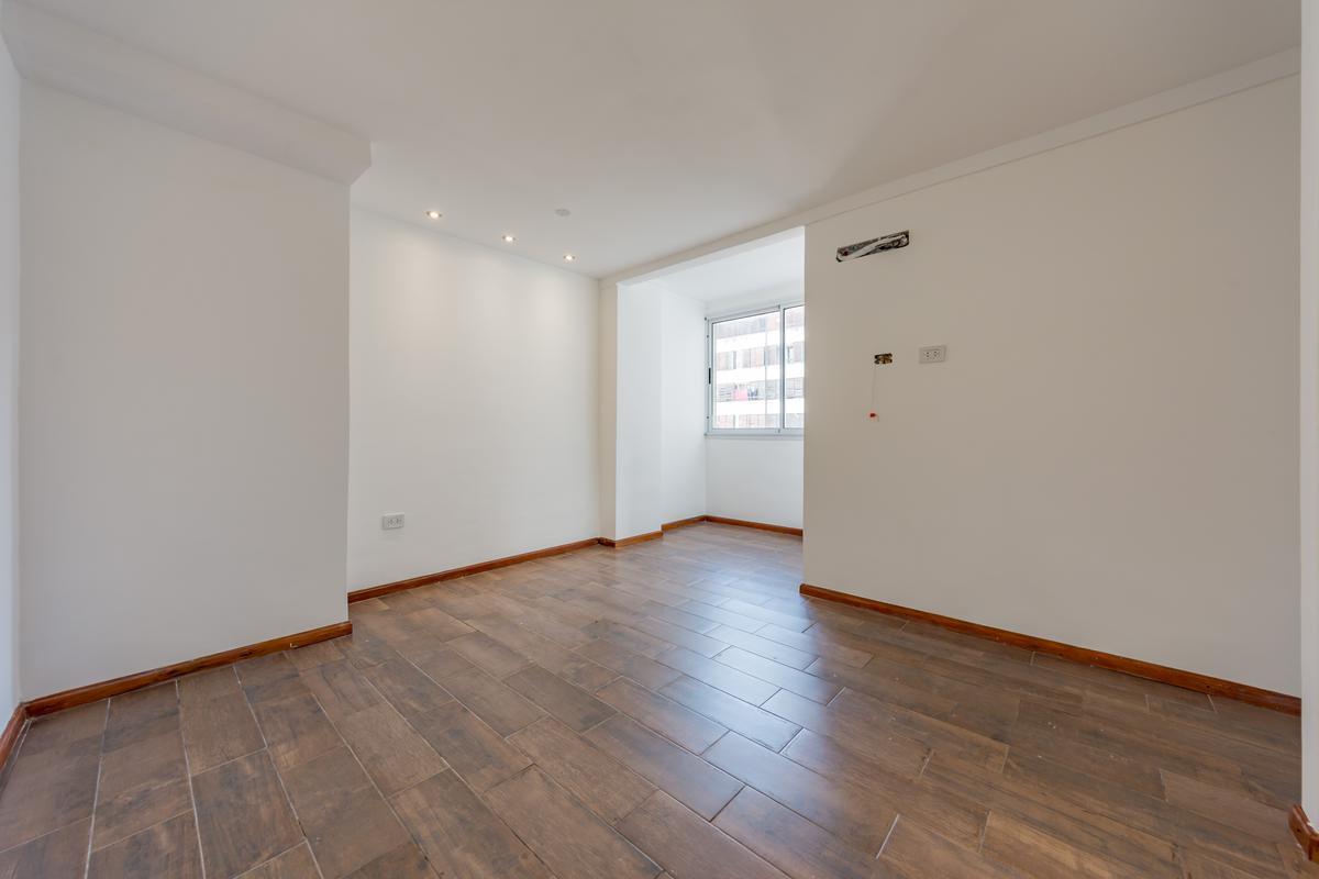 Foto de VENTA - Departamento reciclado - 2 Dormitorios - 2 Baños- Centro, imagen 4