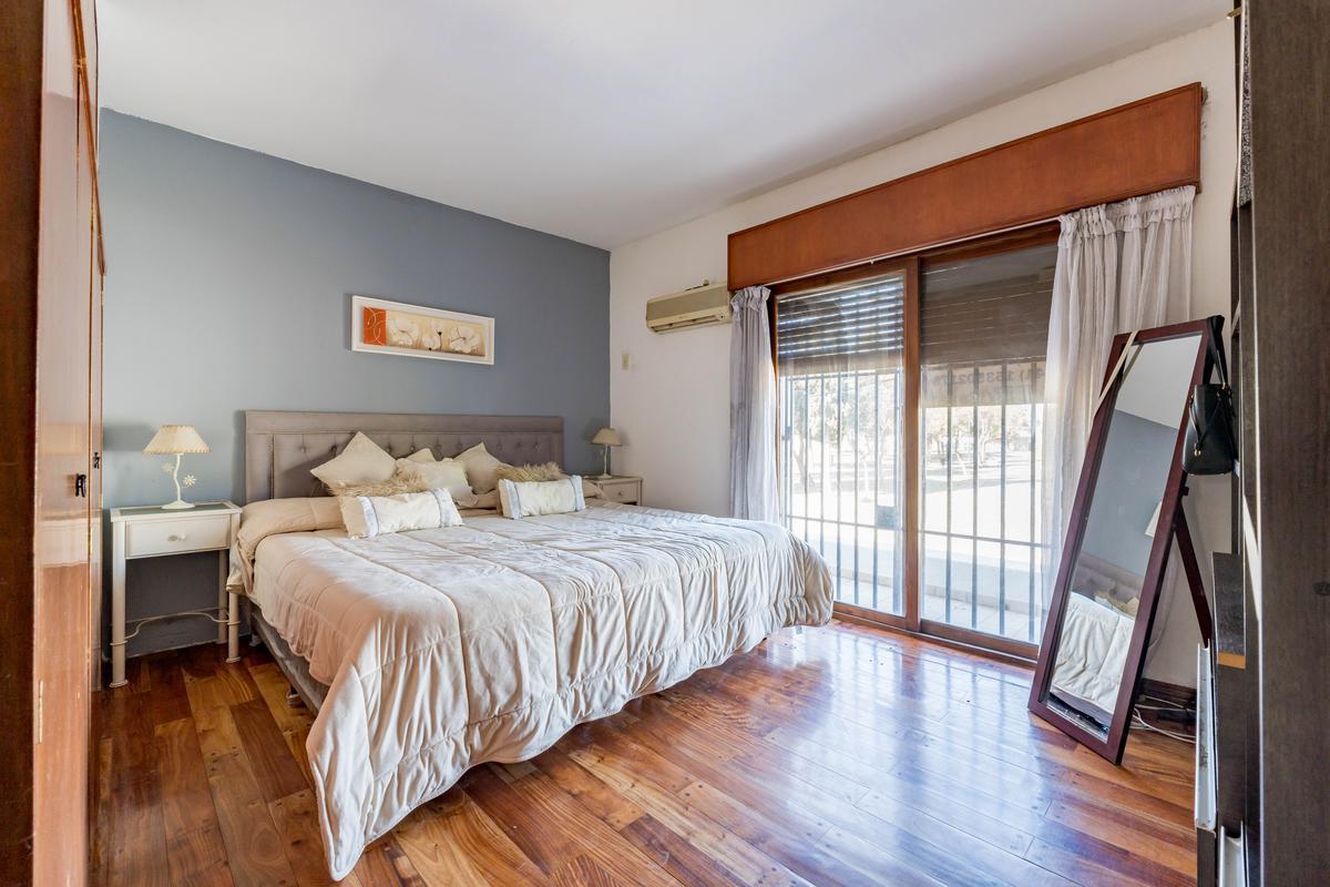 Vneta/permuta - Casa 3 Dorm. con Cochera y Patio - Alvear, Rosario. 4