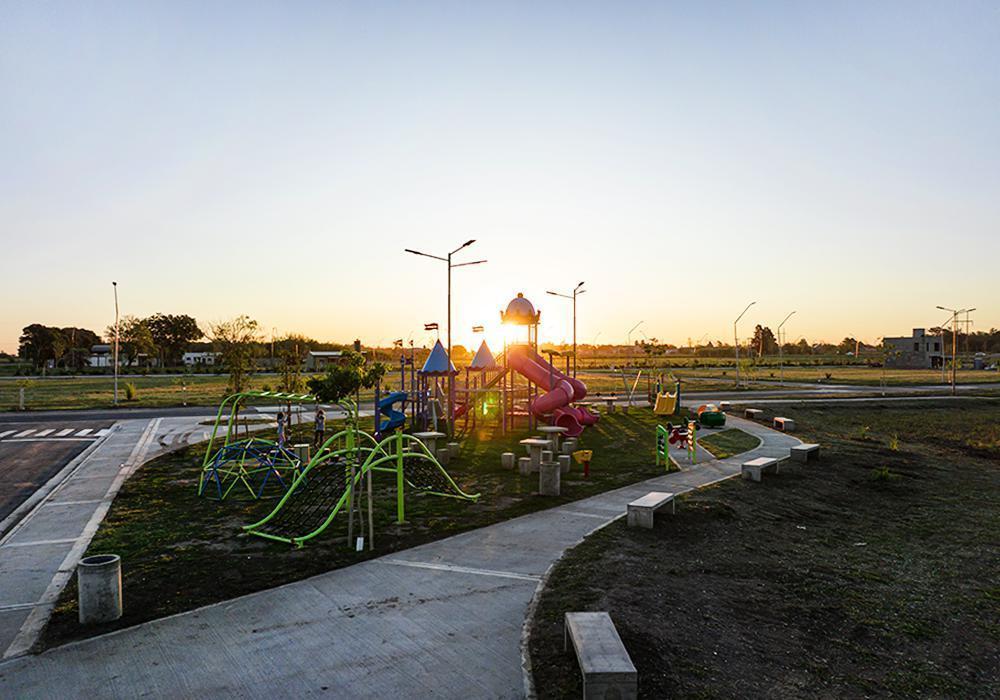 Venta - Lote en Esquina de 300 m² - Ecotierra, Pueblo Esther 4