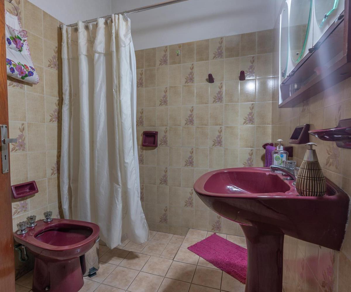 VENTA/PERMUTA - Casa - 2 dormitorios - Pileta - Empalme Graneros, Rosario