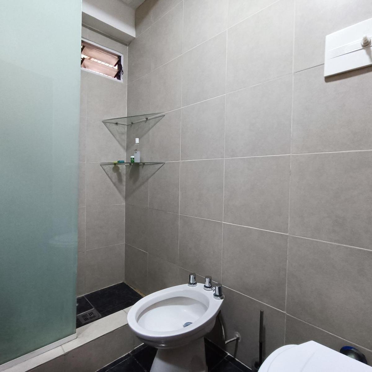 Venta - 2 Departamentos en Planta Alta y Galpón - Belgrano, Rosario. 3