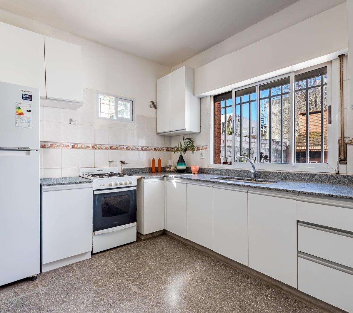 Venta/permuta - Casa - 3 Dormitorio con Jardín - Villa Gobernador Gálvez 4