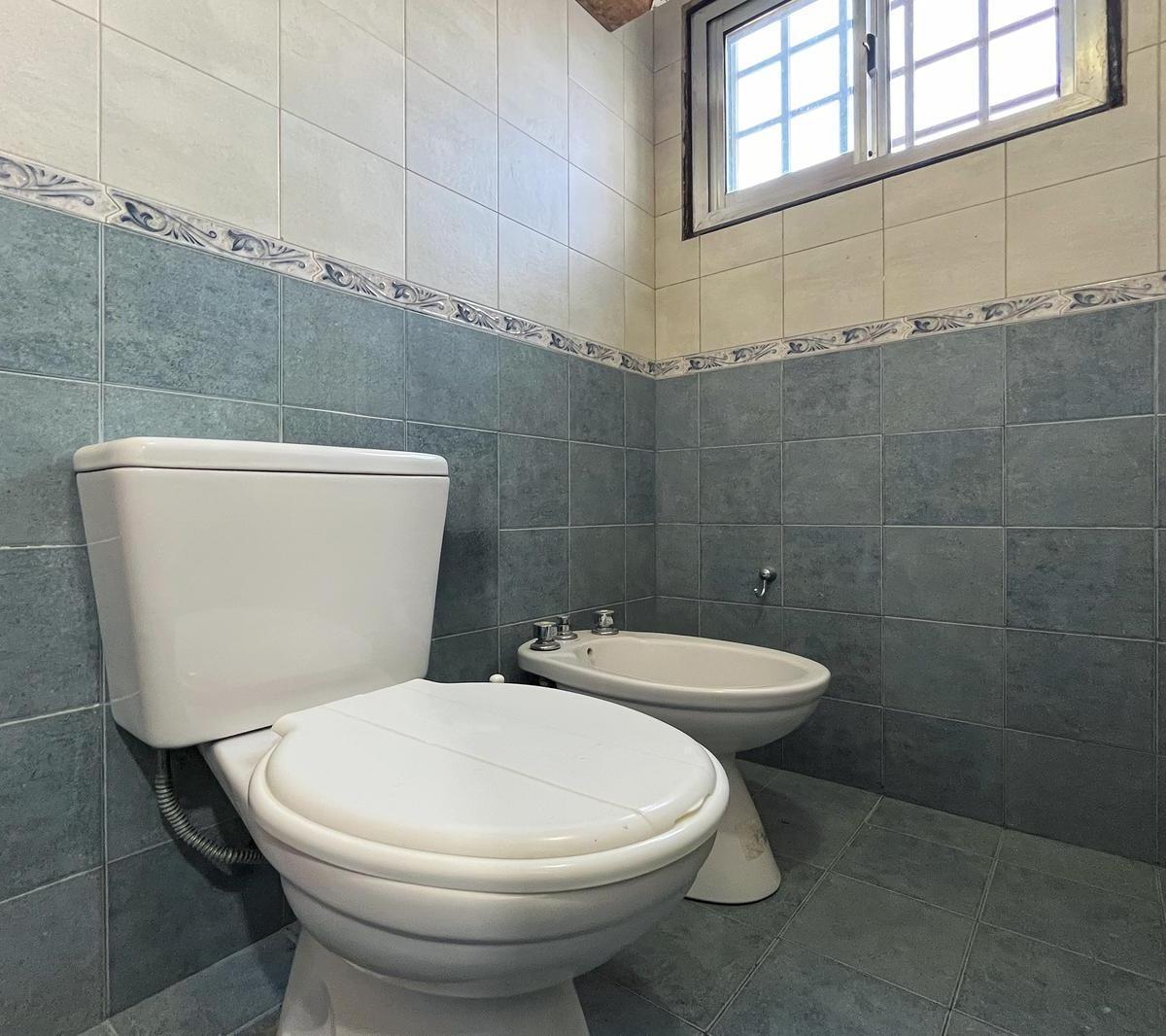 Venta/permuta - Casa - 2 Dorm. con Patio y Piscina - Granadero Baigorria 5