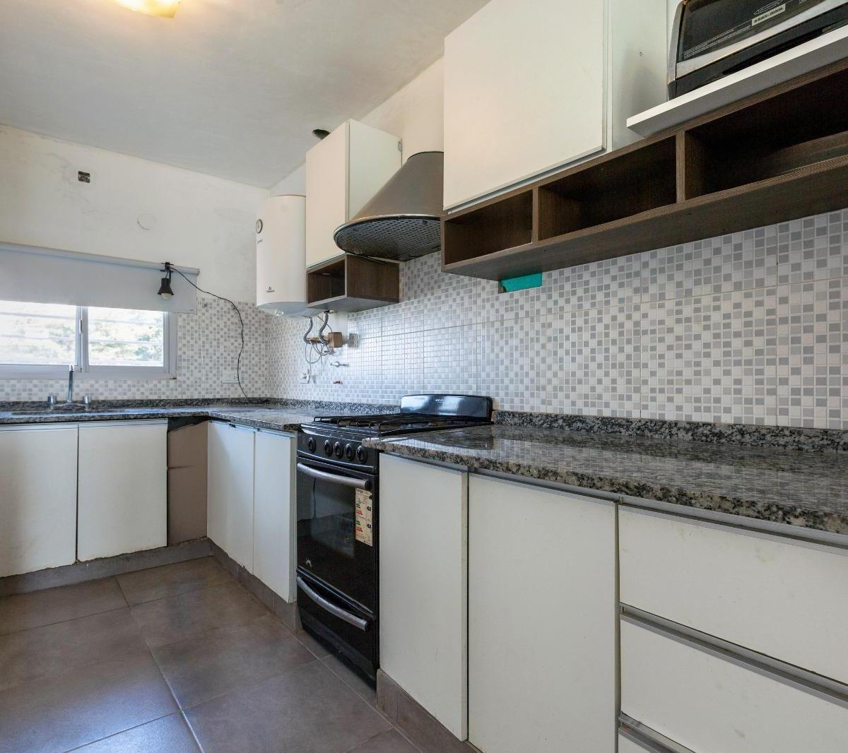 VENTA - Casa - 2 dormitorios con piscina, galería y parrillero - Tierra de sueños, Alvear.