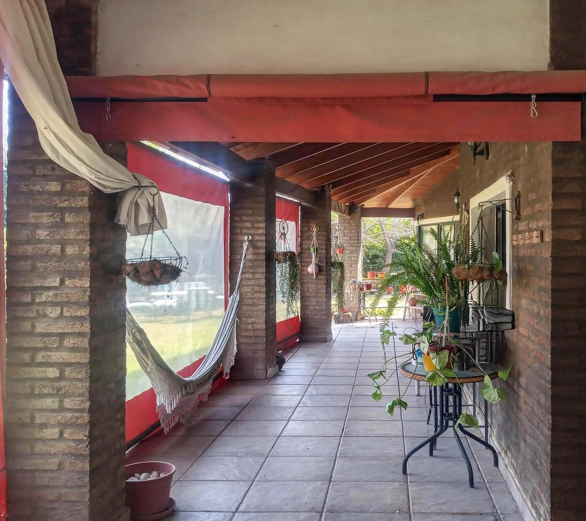 VENTA - Casa - 2 dormitorios - Jardín con pileta - Solares del Carcarañá, Oliveros