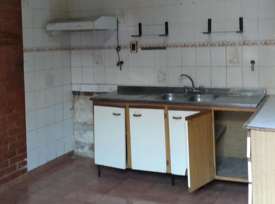 Venta/permuta - Casa - 2 Plantas - 9 Ambientes - Las Delicias, Rosario. 4