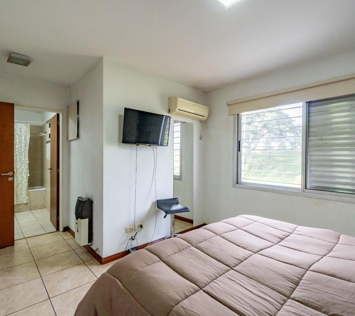 Venta/permuta – Casa - 3 Dorm. - Fisherton, Rosario 2