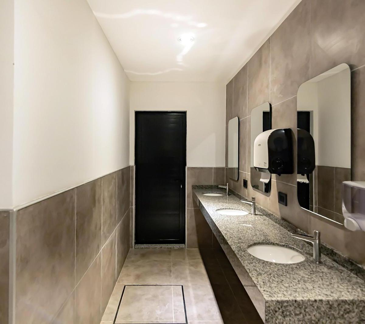 Foto de VENTA/PERMUTA - Departamento 1 dormitorio con patio y cochera, imagen 3