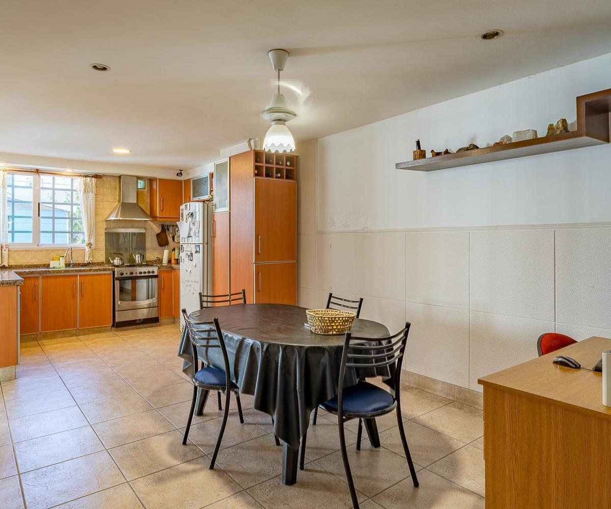 VENTA - Casa - 4 Dormitorios - España y Hospitales, Rosario