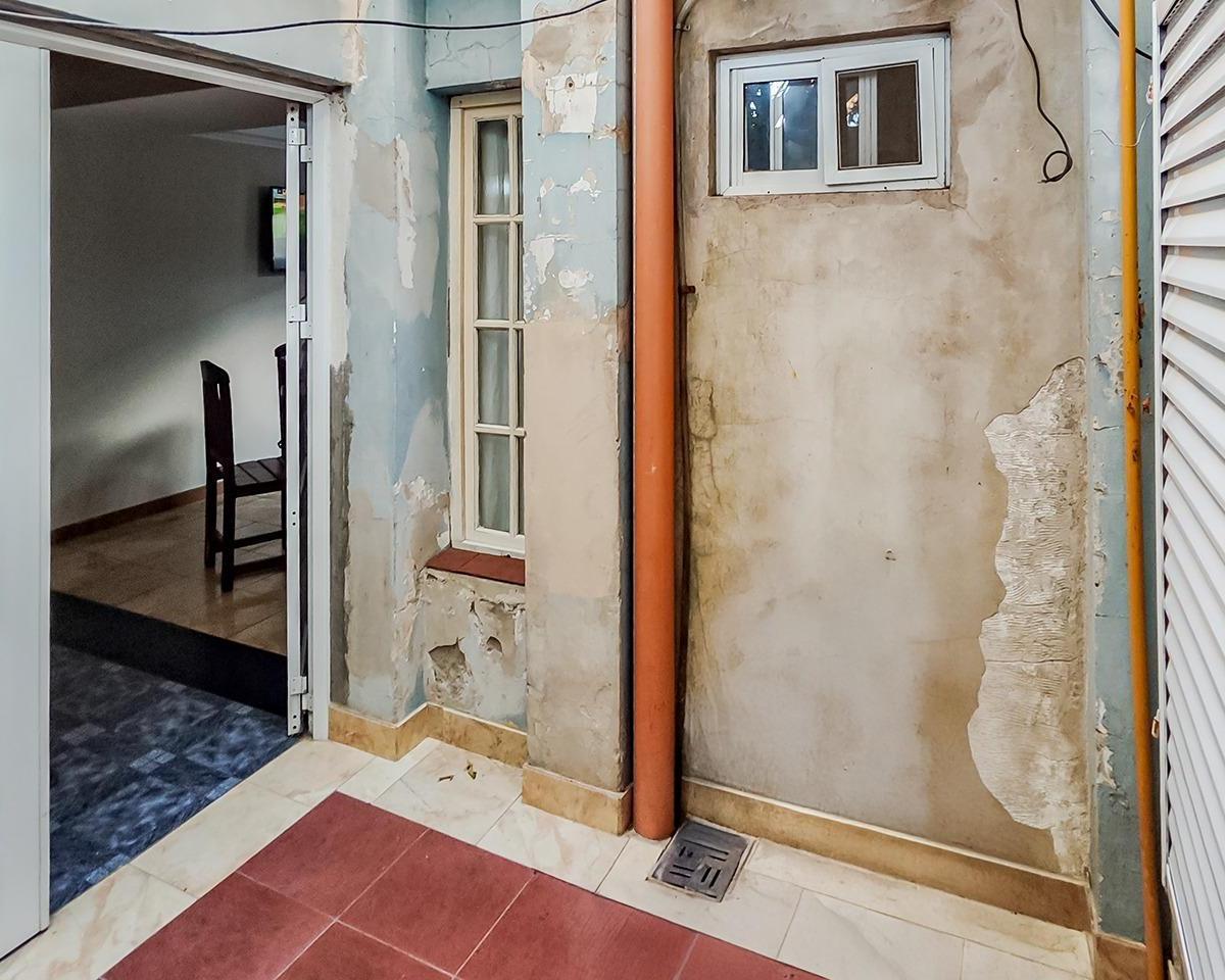 Foto de VENTA/PERMUTA - Casa de pasillo 4 dormitorios. Barrio Matheu, Rosario., imagen 3