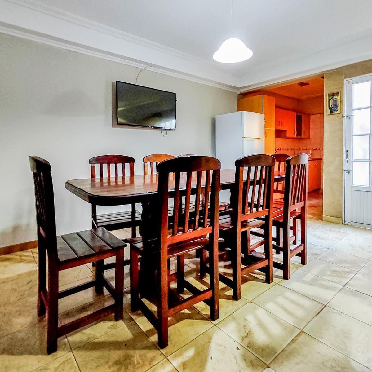 VENTA/PERMUTA - Casa de pasillo 4 dormitorios. Barrio Matheu, Rosario.