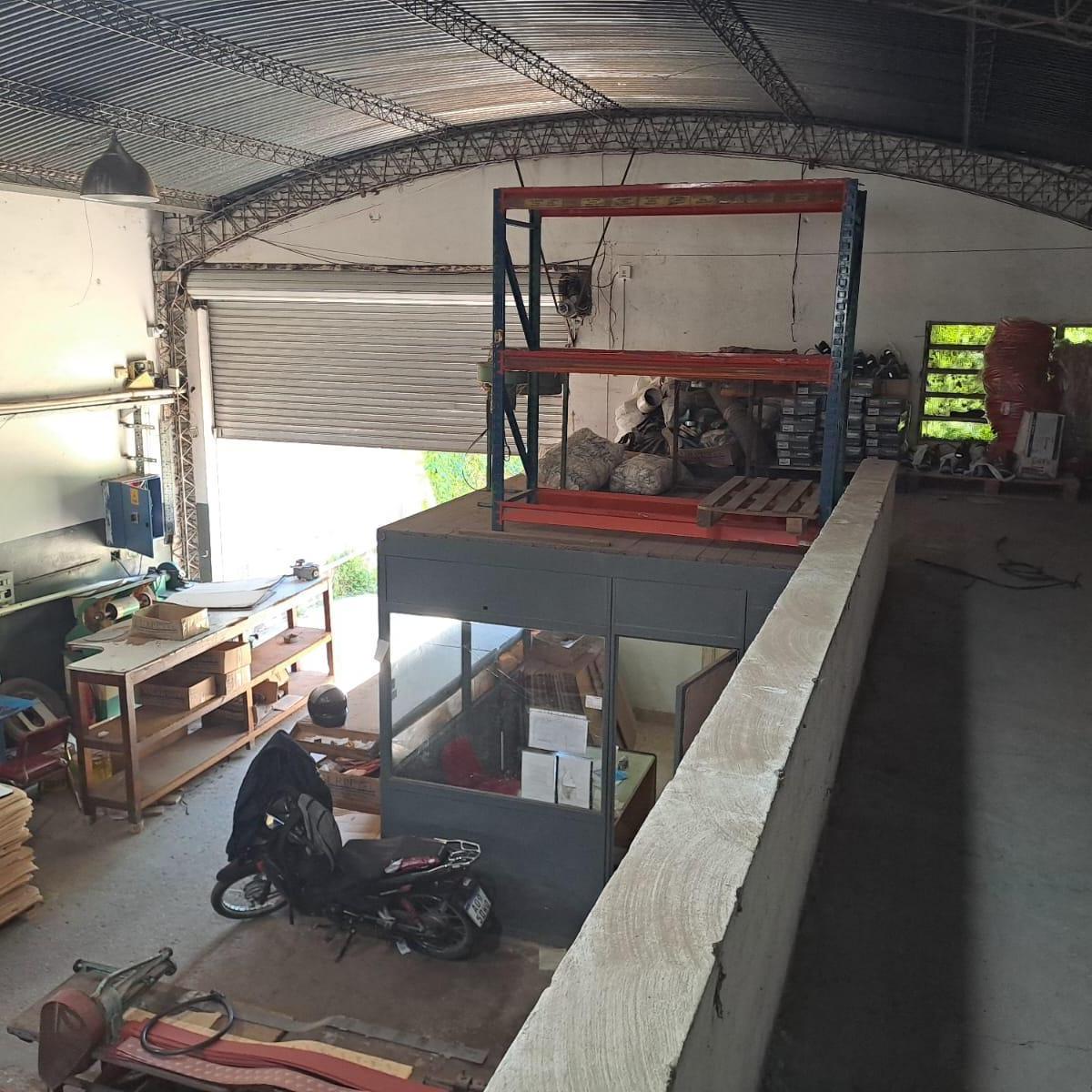 Venta - Galpón con 2 Oficinas. Sudoeste, Rosario. 3
