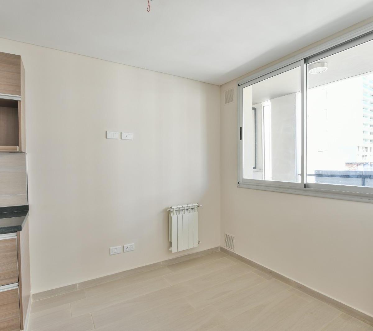 Foto de VENTA - Departamento 2 dormitorios con balcón y cochera. Centro, imagen 5