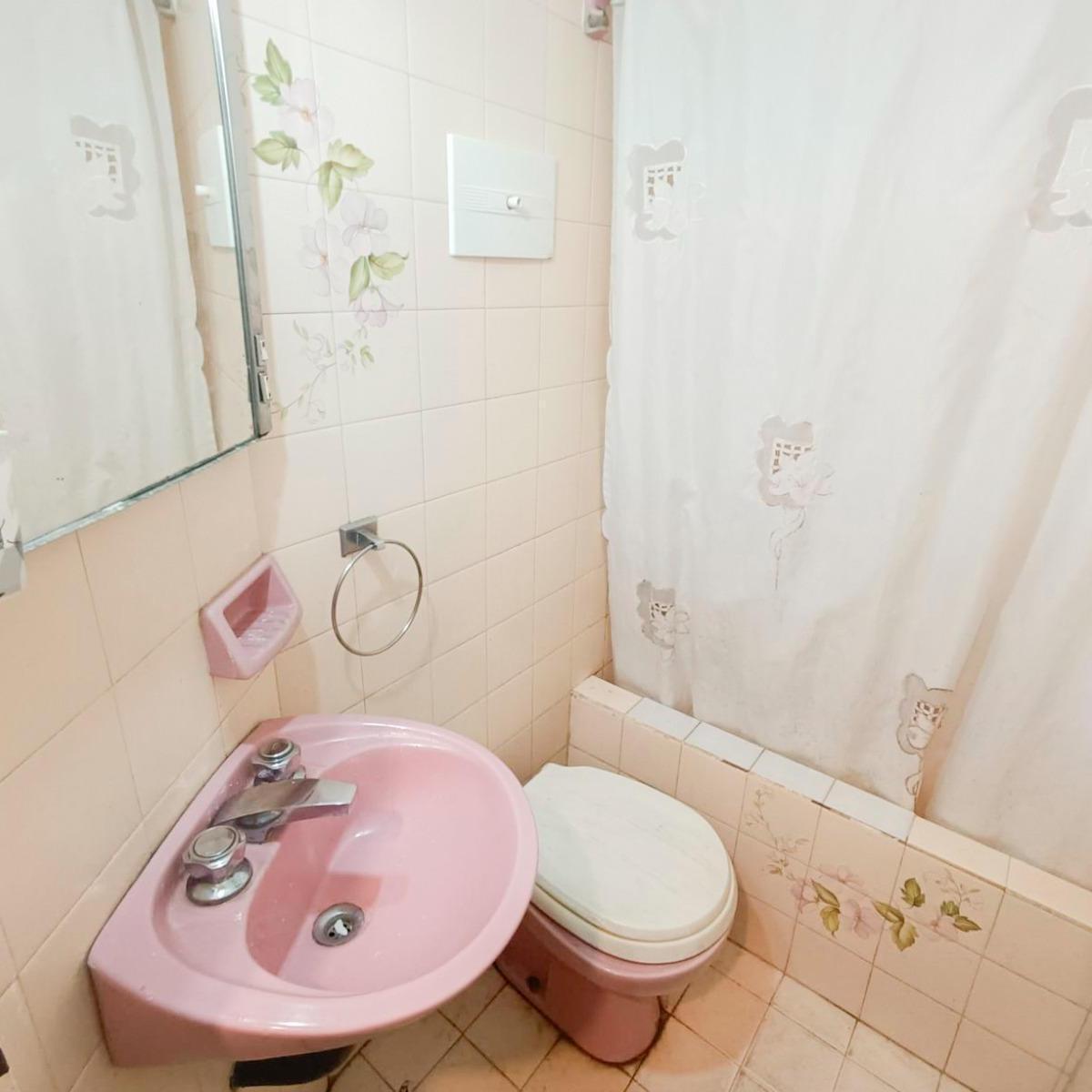 Venta - Casa de 5 Dorm. con Patio y Piscina. España y Hospitales, Rosario. 1