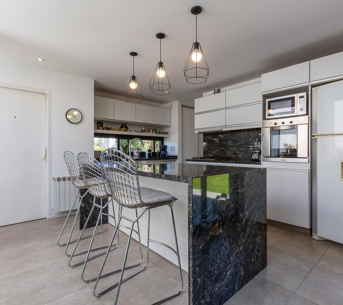 Foto de VENTA/PERMUTA - Casa de 3 dormitorios. Puerto Roldán., imagen 2