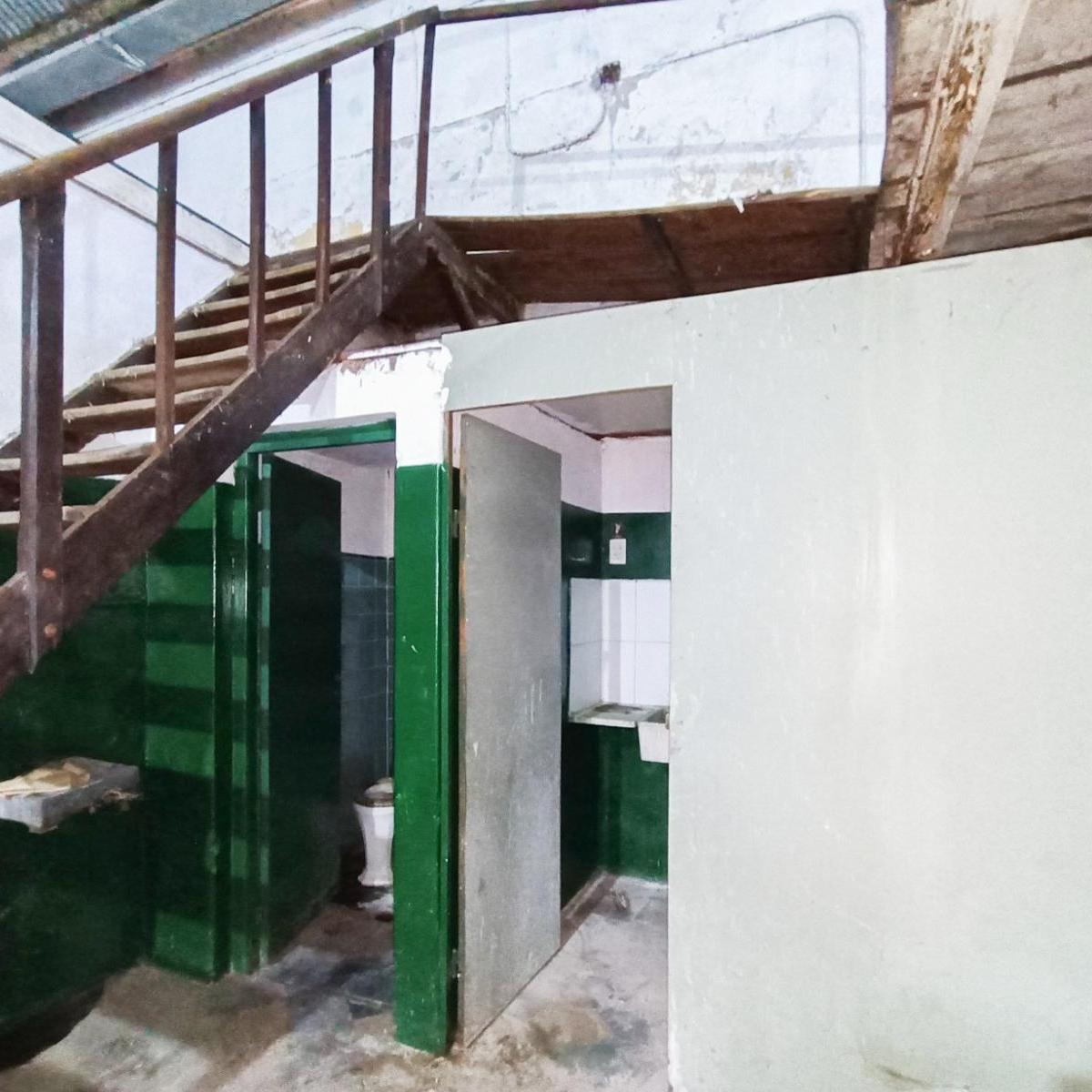 Venta/permuta - Galpón con Oficinas y Terreno. España y Hospitales, Rosario. 5