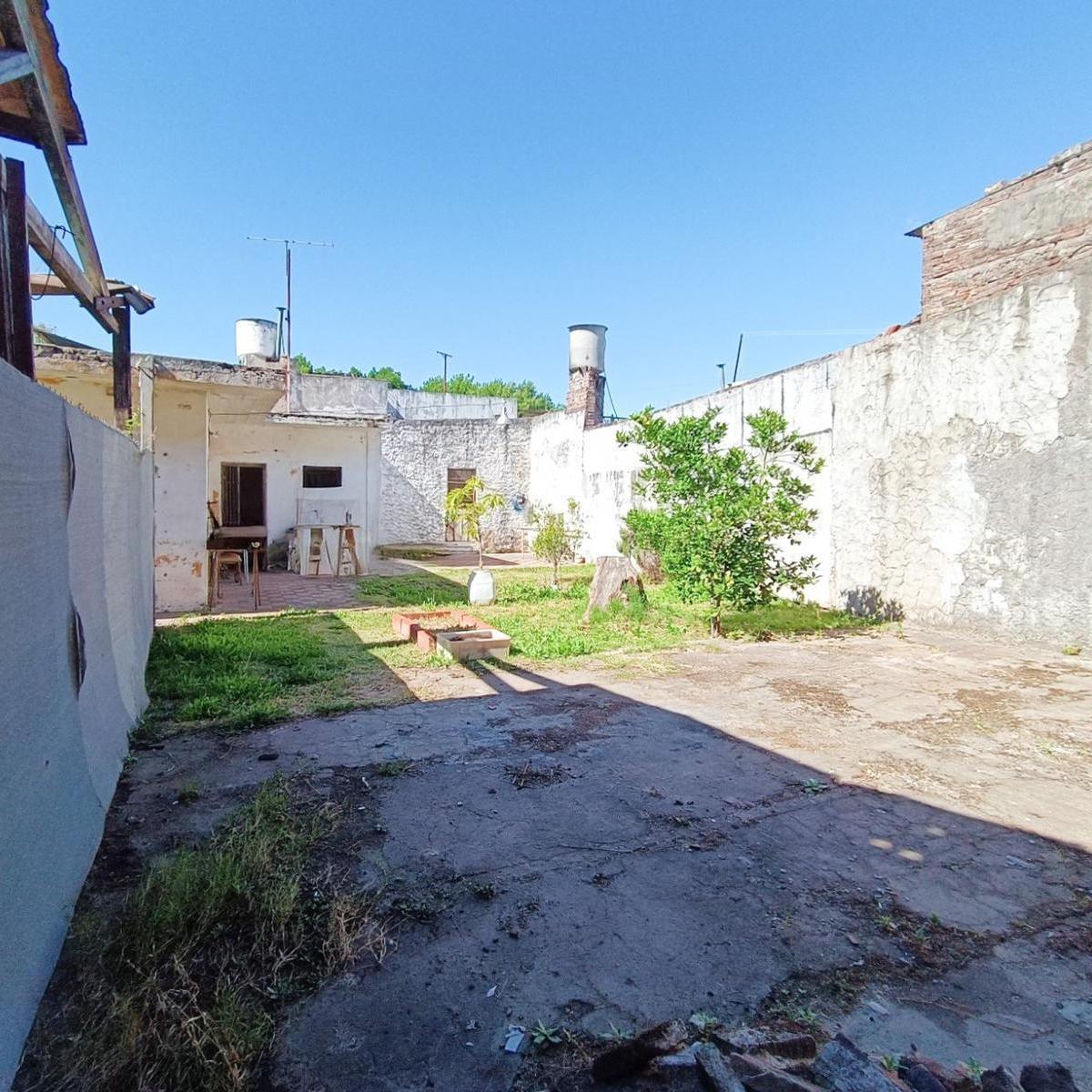 Venta/permuta - Galpón con Oficinas y Terreno. España y Hospitales, Rosario. 3