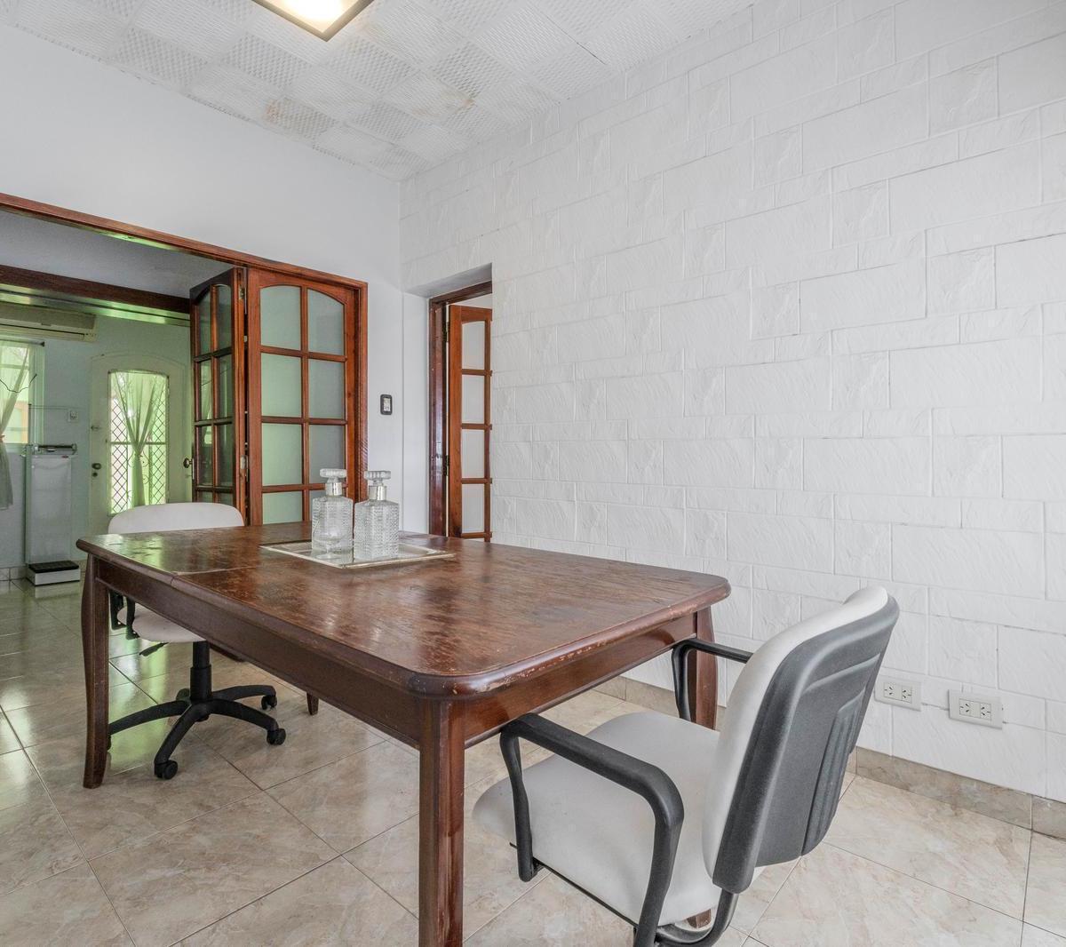 Venta/permuta - Casa - a Refaccionar - Roque Sáez Peña, Rosario 3