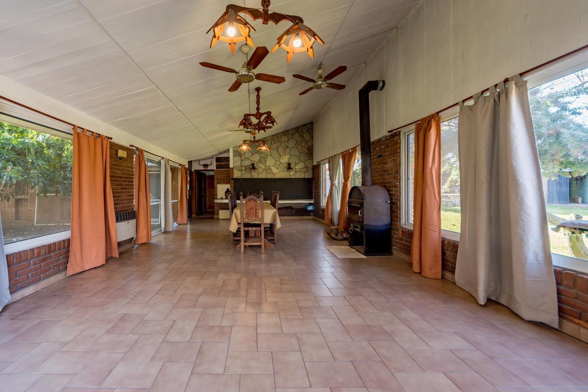 Venta - Casa - 4 Dorm., Casa Para Caseros, Quincho y Piscina - Ruta 9 Funes, Santa Fe. 3
