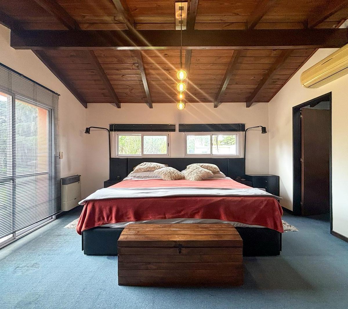 Venta - Casa de 1 Dormitorio con Quincho, Parque y Piscina. Pueblo Esther. 5