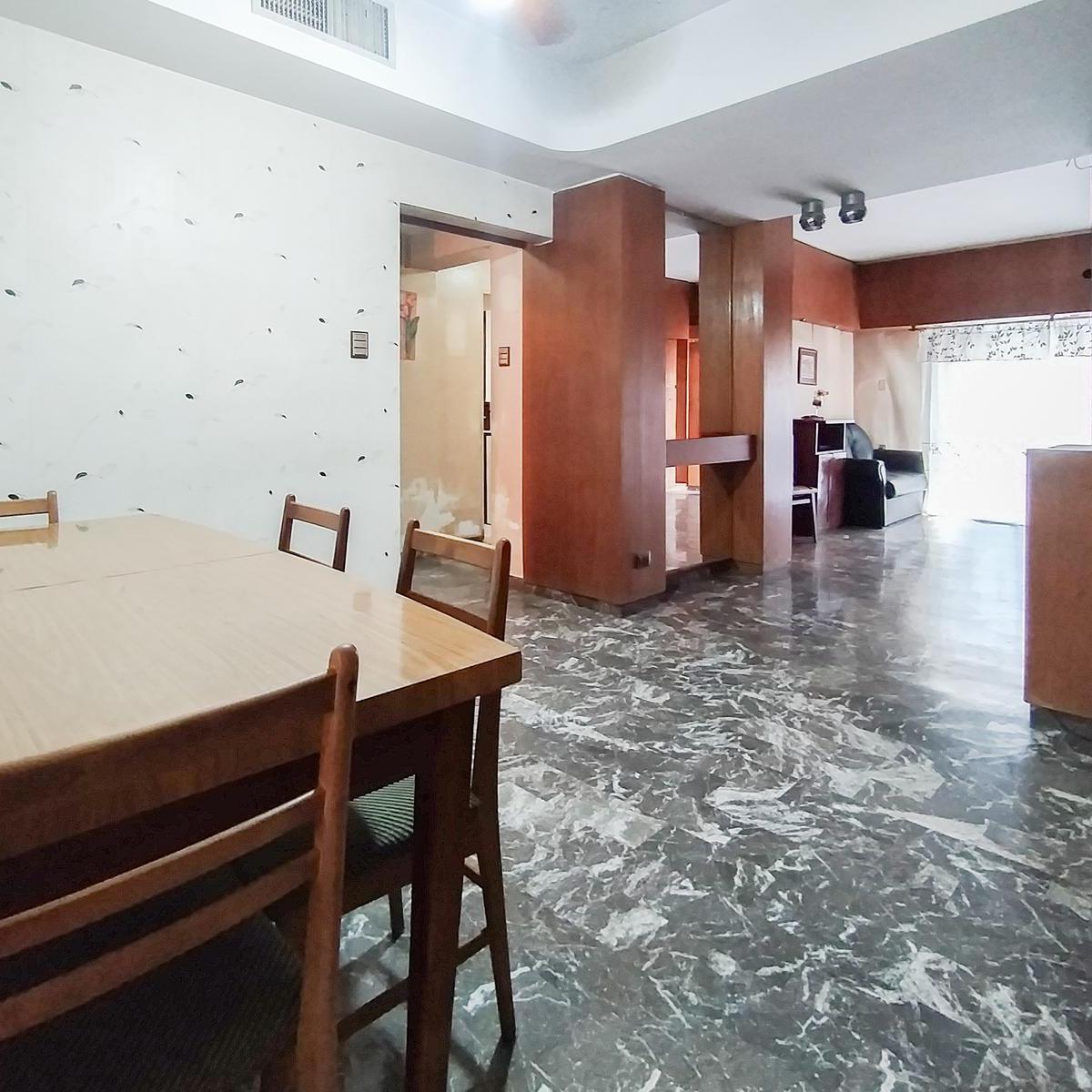 Venta/permuta - Casa de 3 Dorm. con Cochera, Quincho y Local Comercial. Alvear, Rosario. 5