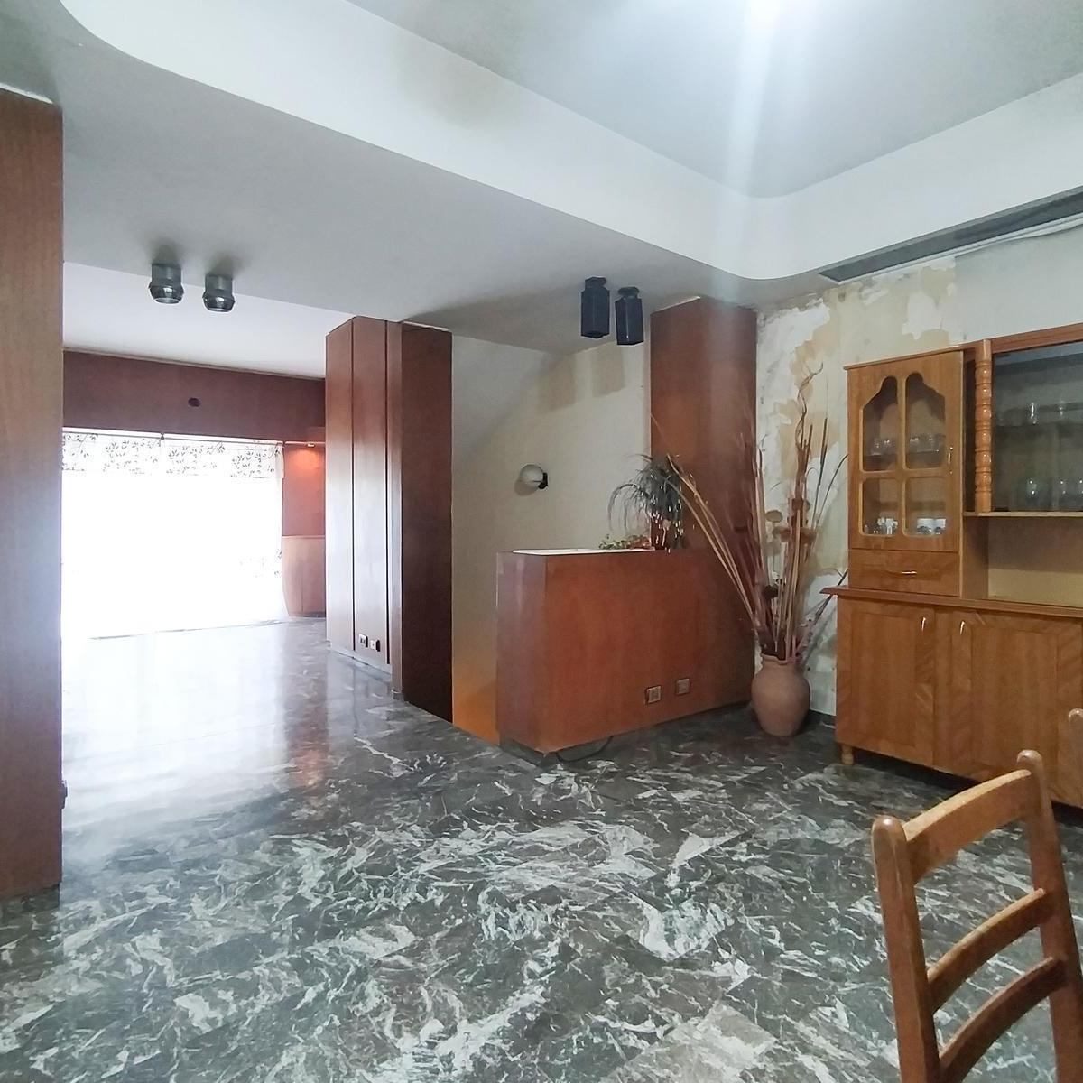 Venta/permuta - Casa de 3 Dorm. con Cochera, Quincho y Local Comercial. Alvear, Rosario. 4