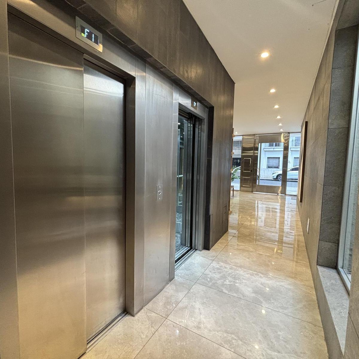 Foto de VENTA - Departamento de 2 dormitorios con amenities. Centro, Rosario., imagen 2