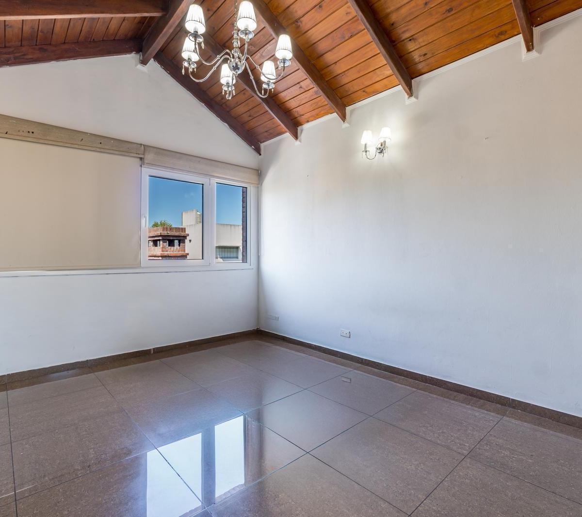 Venta/permuta - Casa de 3 Dorm. con Jardín, Pileta y Galería. Fisherton, Rosario. 4