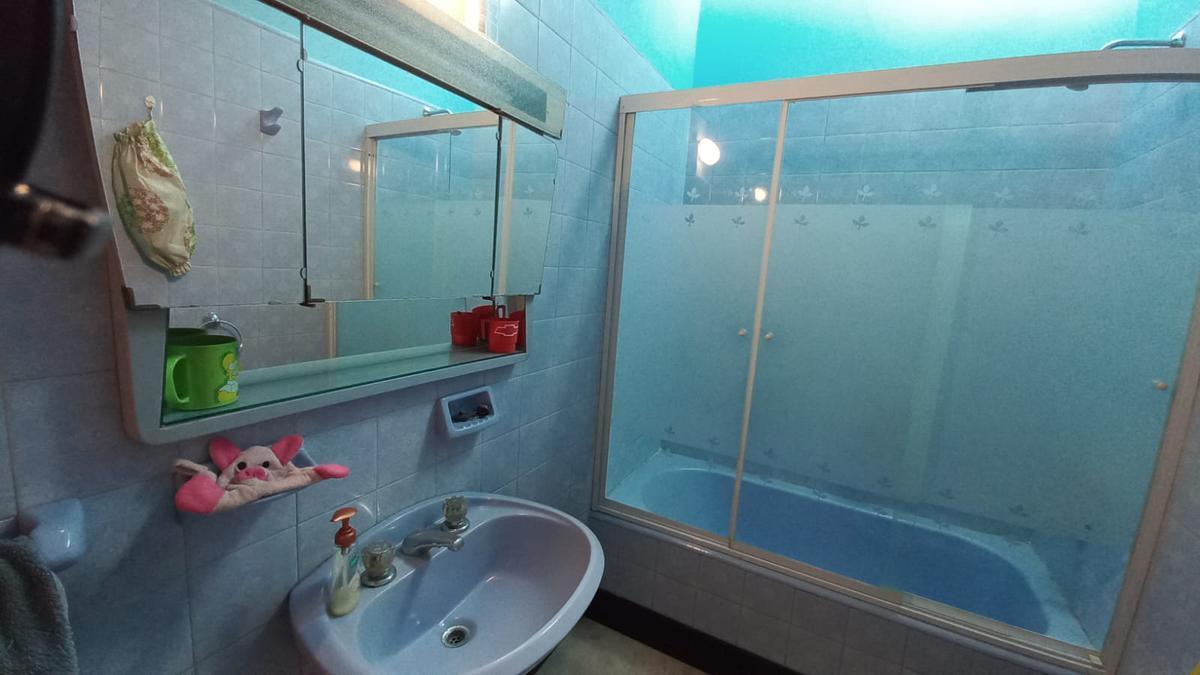 Venta/permuta - Casa Planta Alta - 2 Dorm. Comodín - PH - Roque Saenz Peña, Rosario 4