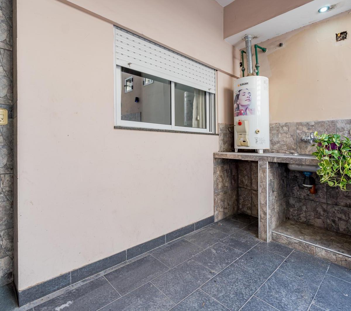 Venta/permuta - Casa de 4 Dorm.. Echesortu, Rosario. 4