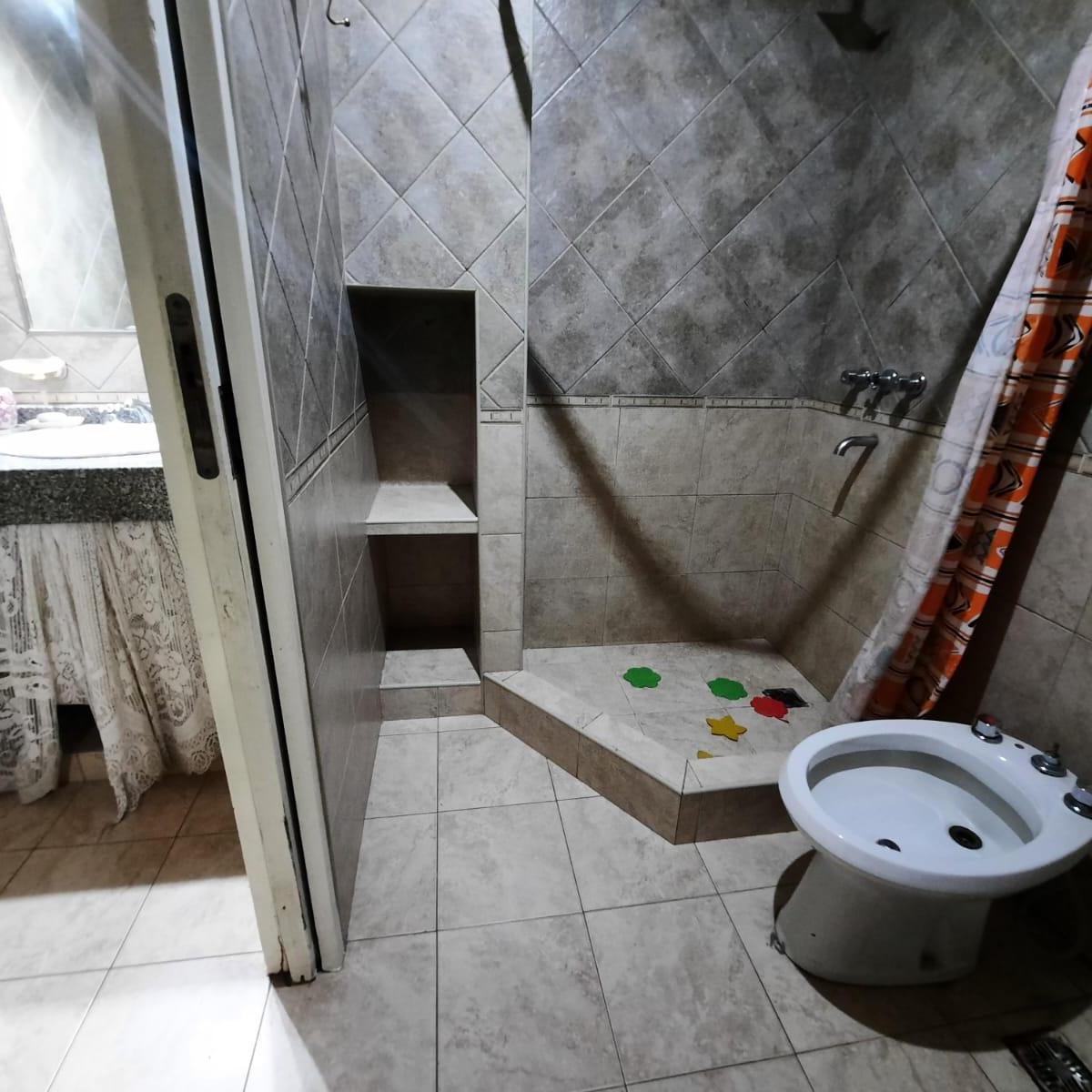 VENTA/PERMUTA - Casa en PB, Casa en PA y Monoambiente. Oeste, Rosario.