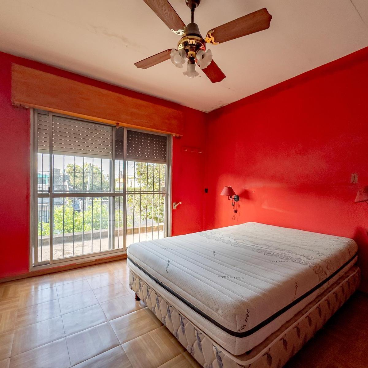 Venta/permuta - Casa de 4 Dorm.. Azcuénaga, Rosario. 3