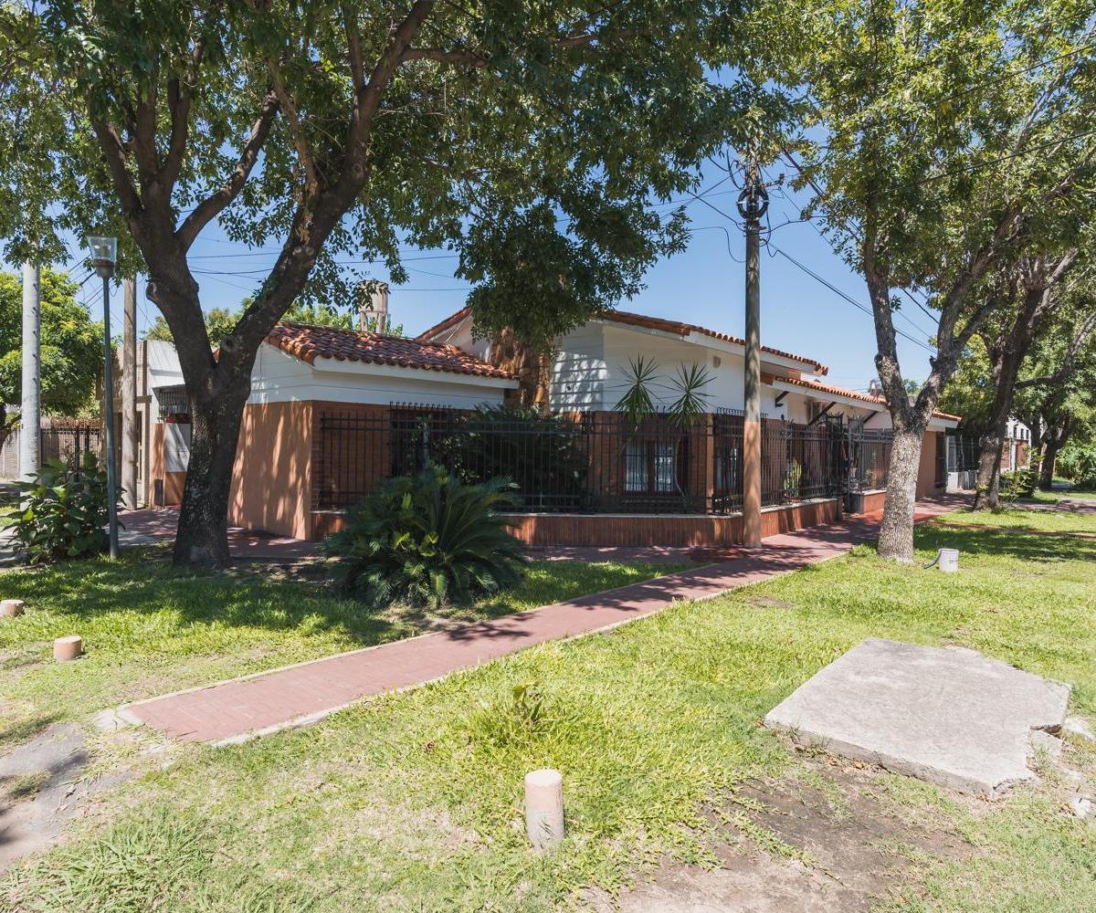 Casa en Granadero Baigorria 4