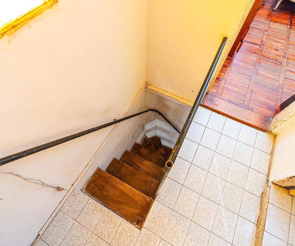Foto de VENTA - Casa de 3 dormitorios con cochera y terraza - Barrio Sarmiento, imagen 3