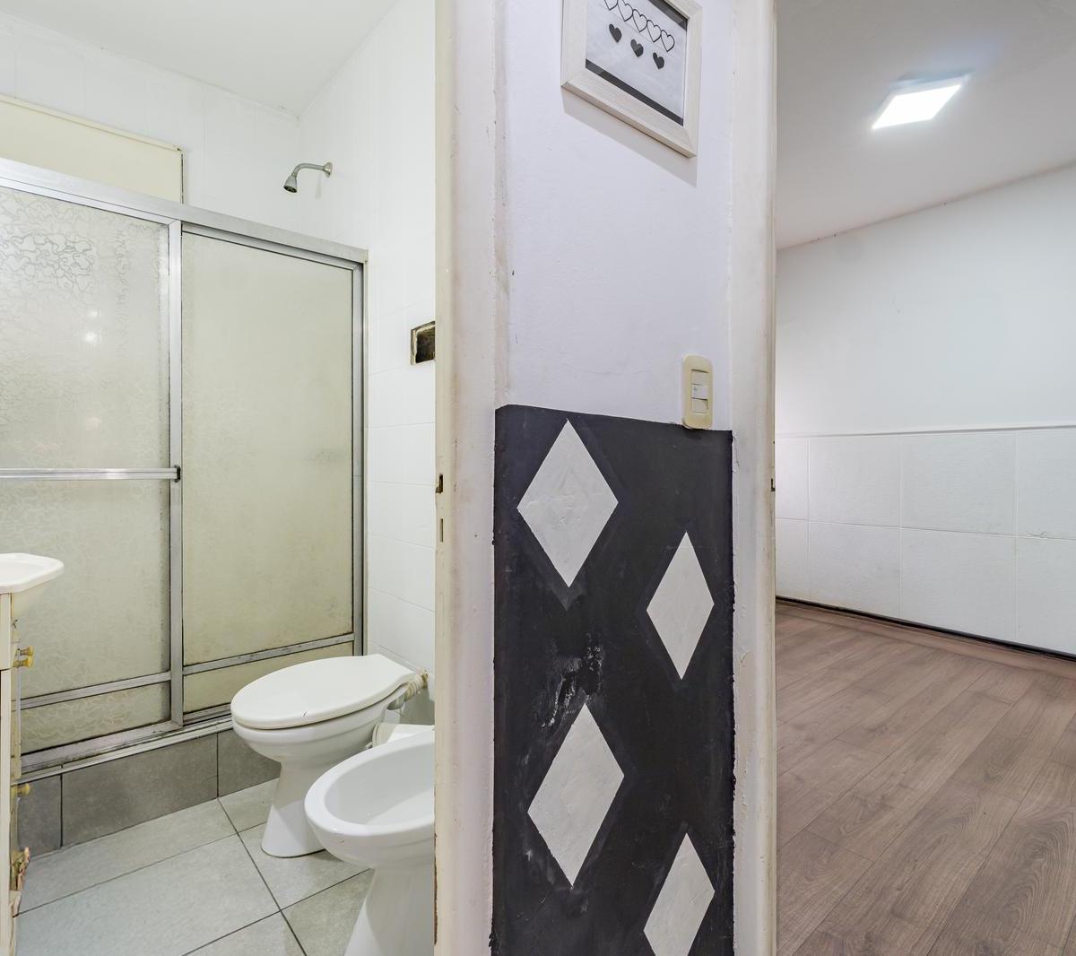 Venta/permuta - Departamento 2 Dorm. con Patio. Pichincha 3
