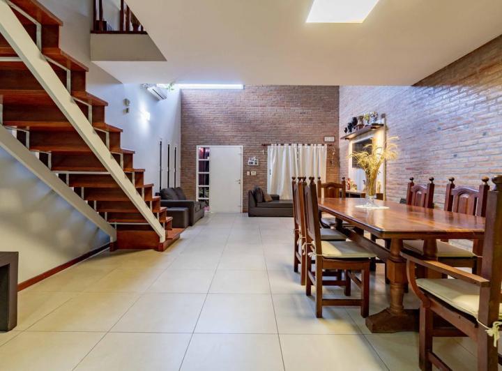 VENTA - Casa -4 dormitorios  - Galpón - Urquiza, Rosario 2