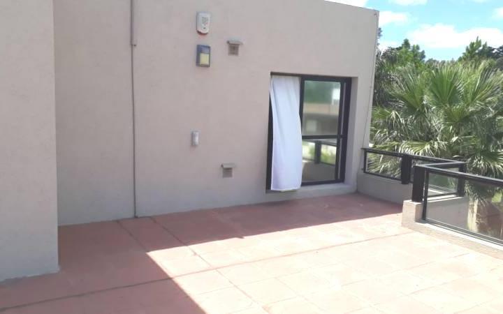VENTA/PERMUTA - Casa 4 dormitorios con Pileta - Barrio Cantegril, Funes. APTO CREDITO 2