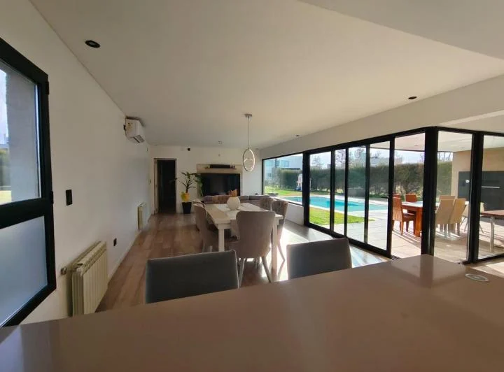 Casa 3 dormitorios  en alquiler Barrio Privado Puerto Roldán 1
