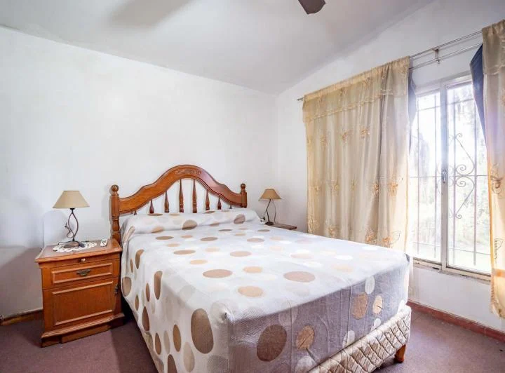 ALQUILER - Casa 3 dormitorios, jardín y piscina - Garita 15, Funes. 5