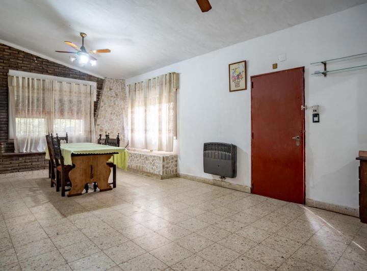 ALQUILER - Casa 3 dormitorios, jardín y piscina - Garita 15, Funes. 3
