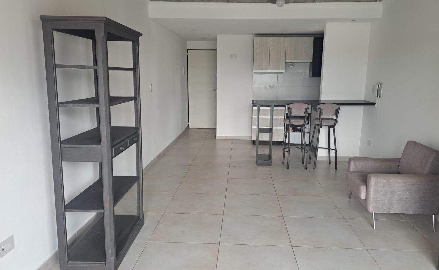 VENTA - Monoambiente semipiso con terraza transitable. - Barrio Abasto, Rosario.