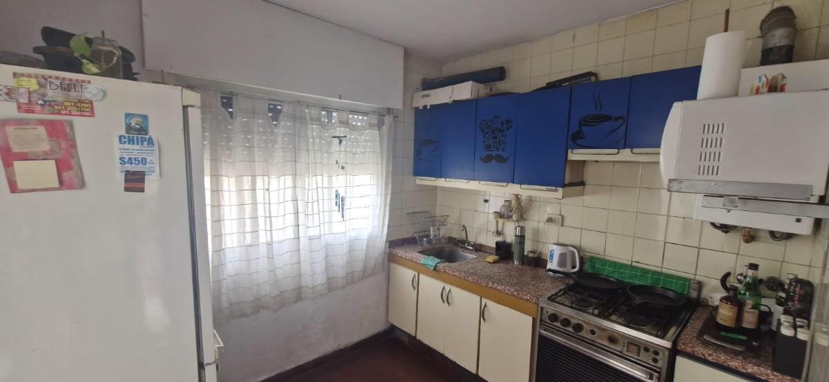 Foto de VENTA - Departamento de 2 dormitorios con balcón - España y Hospitales, imagen 4