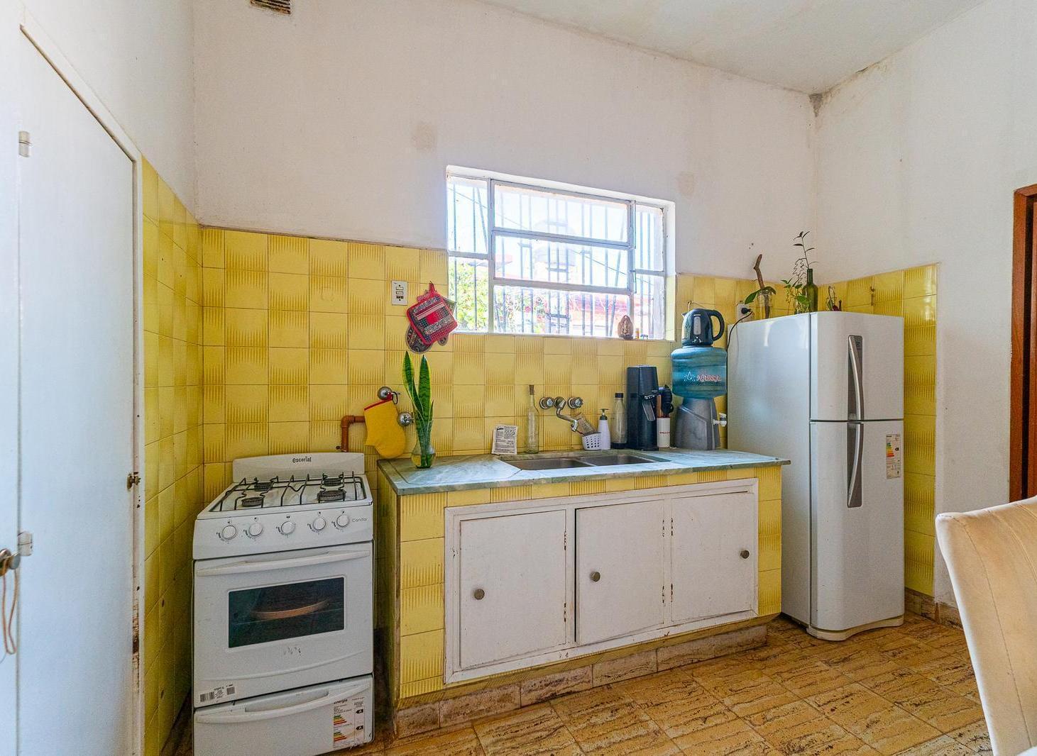 Foto de VENTA | PERMUTA - Casa de 2 Dormitorios, con cochera y patio, imagen 5